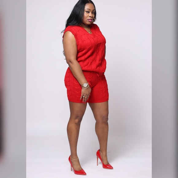 red 2 piece Sweater short set - Picture 6 of 6